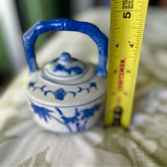 VTG Floral Blue Oriental Butterfly Bamboo Handle Tea Kettle Porcelain Teapot - Picture 10 of 12